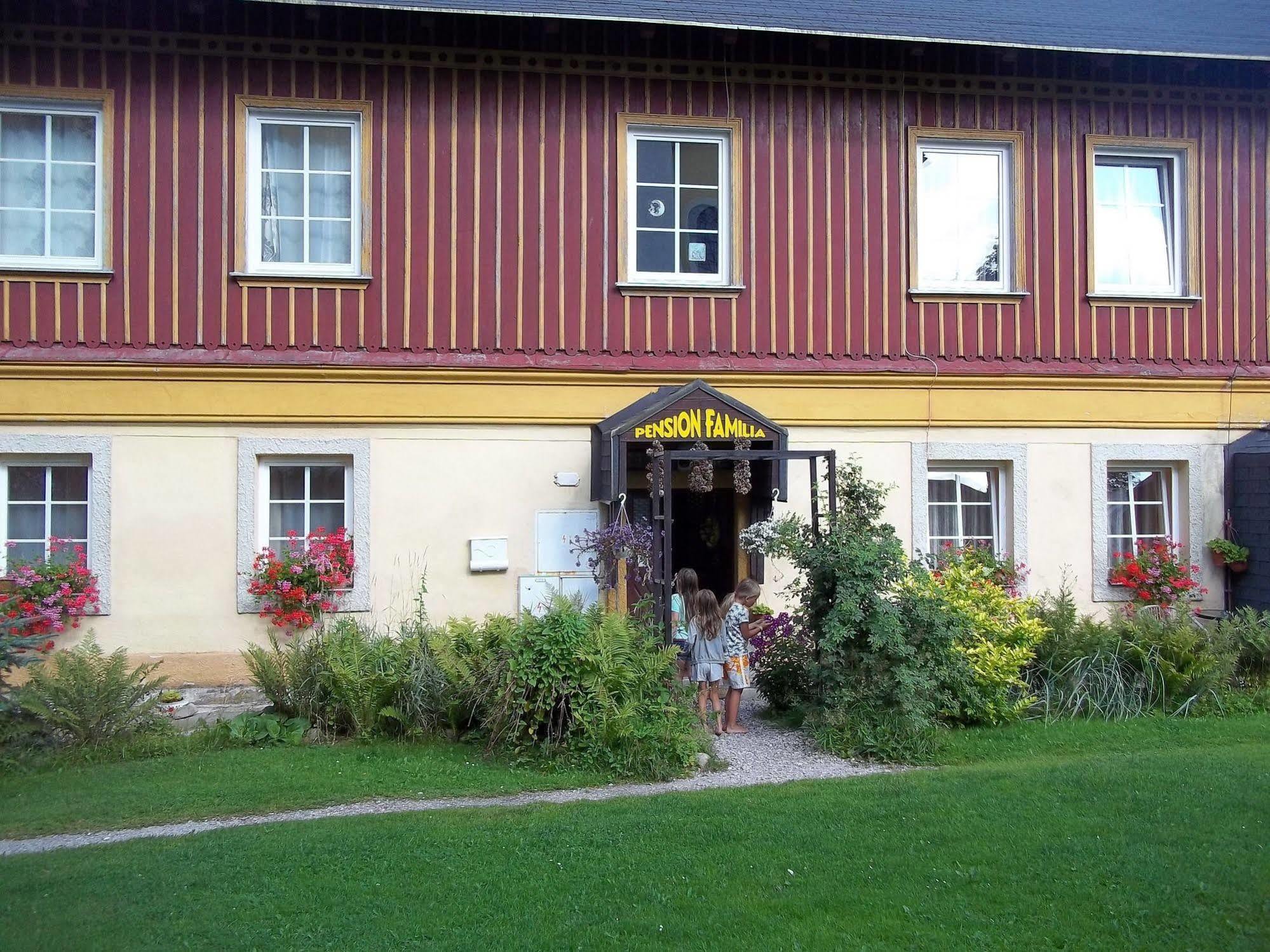 Pension Familia Harrachov Zewnętrze zdjęcie