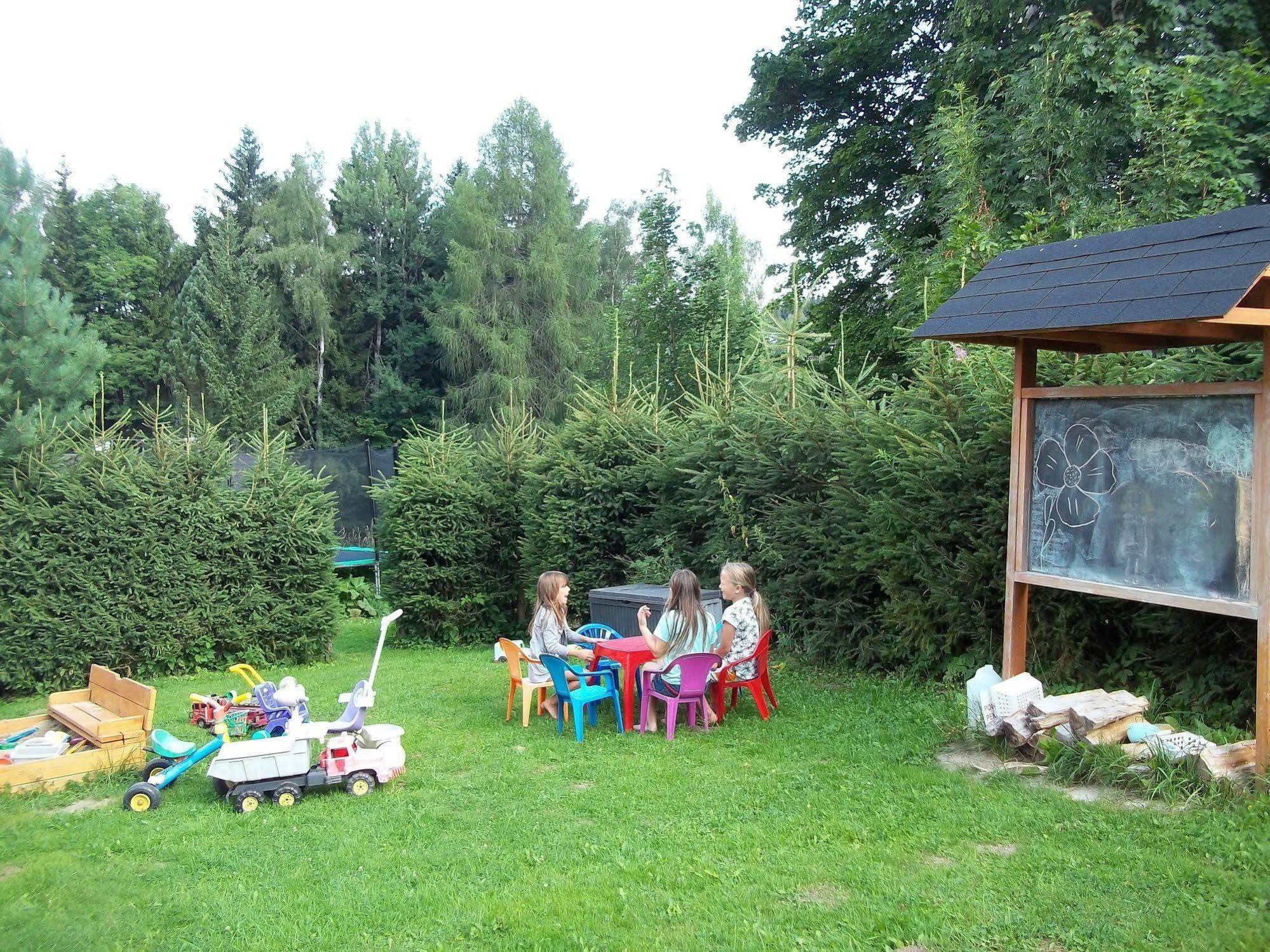 Pension Familia Harrachov Zewnętrze zdjęcie